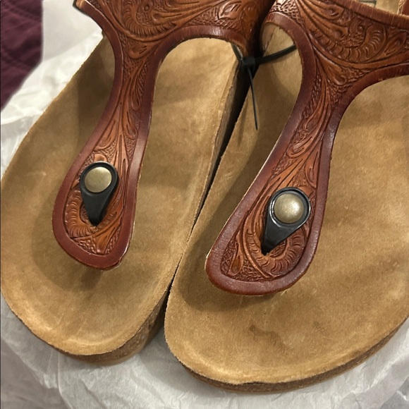 Myra Bag Hand Tooled Leather Thong Sandals - Brown/Tan - Size 10 - Picture 5 of 11